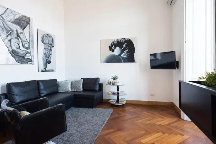 Vesuvius Suite - Elegante Appartamento In Centro Naples Exterior photo