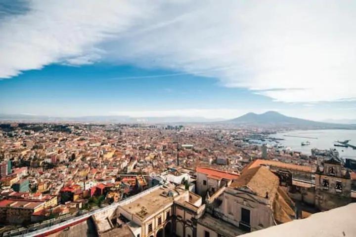 Vesuvius Suite - Elegante Appartamento In Centro Naples Exterior photo