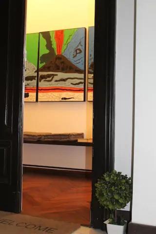 Vesuvius Suite - Elegante Appartamento In Centro Naples Exterior photo