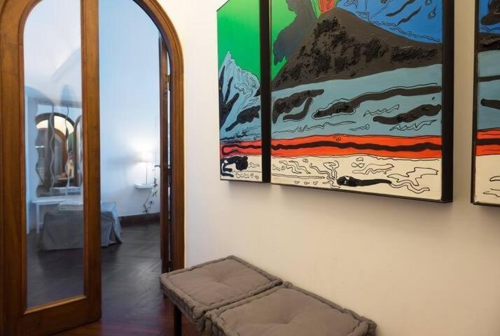 Vesuvius Suite - Elegante Appartamento In Centro Naples Exterior photo